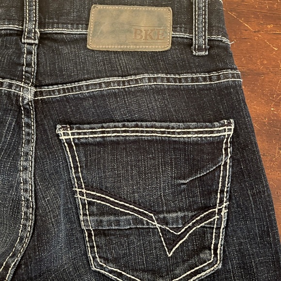 Women’s BKE Denim Aiden 26R X 28 Bootleg RN75720 Dark Wash WHISKERING - Picture 9 of 12